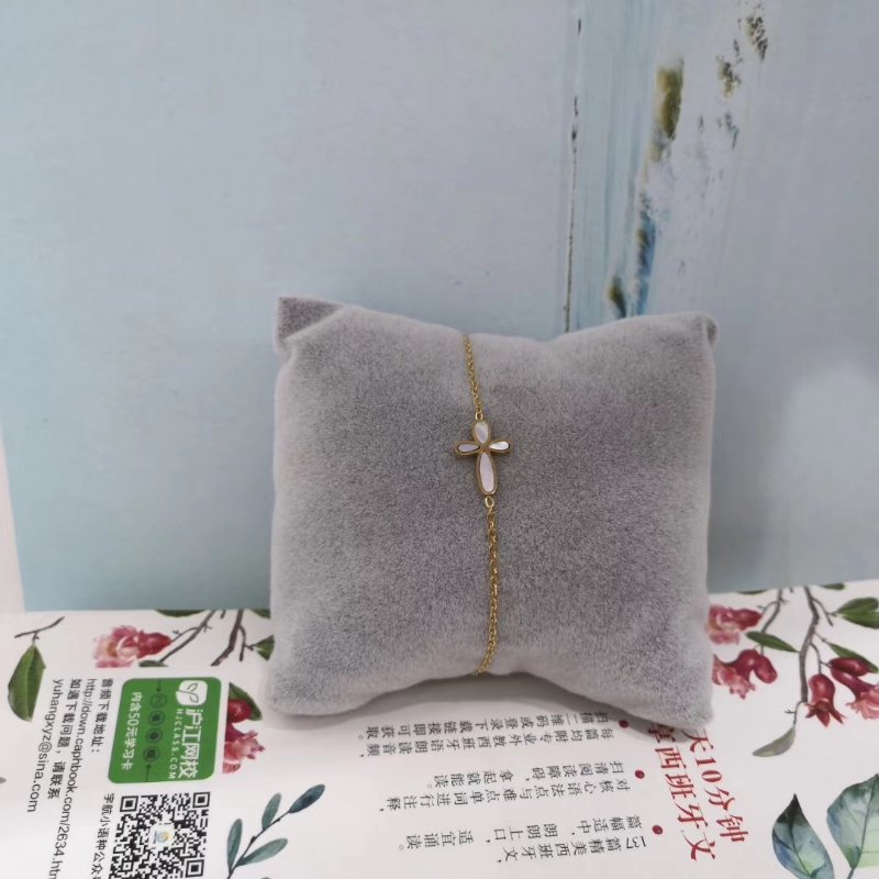 Stylish Gold Cross Bracelet Retro Temperament High-End New Net Celebrity Hand Jewelry
