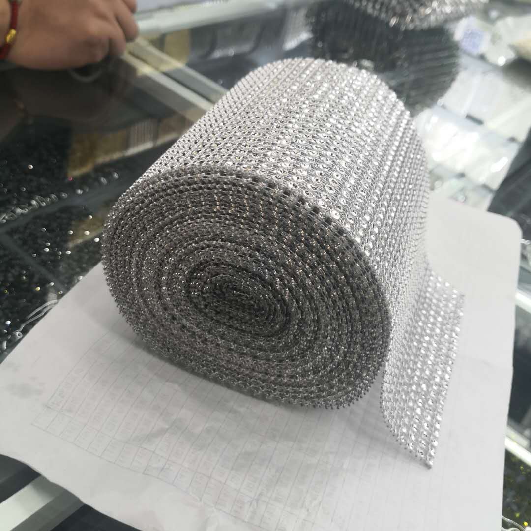 4mm imitation diamond row diamond series Christmas handicrafts and wedding supplies, furniture decoration, each roll is 9 meters long Specification image