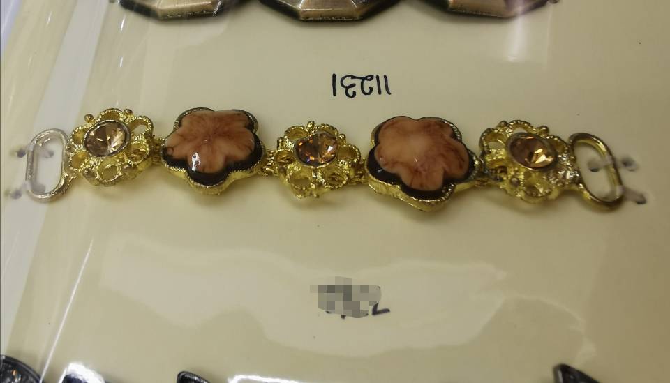 11231# Gold Alloy Small Flower Resin Flower Decoration Buckle Alloy Buckle Shoe Buckle Hat Buckle Clothing Accessories Specification drawing
