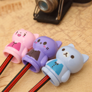 Dongyang Pencil Sharpener DY-312 Korean version Cute cartoon-shaped kitten Creative Plastic single-hole pencil sharpener Specification image