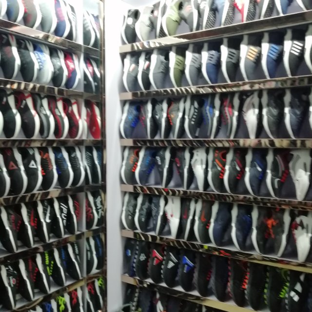 Yiwu Laili Shoe Industry describe pic - 3