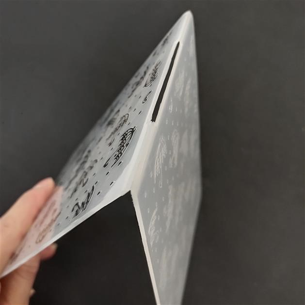 A6 Plastic Embossing Folder  for Card Making  -Template for DIY Scrapbooking Paper Crafting Handmade Crafts Scrapbooking Arts Supplies Scrapbook Decor  (Umbrella) Specification drawing