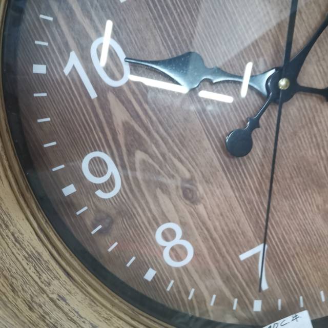 Clocks, living room wall clocks, creative bedroom Nordic and American style clock wall watches, silent and personalized decoration are selling well Specification image