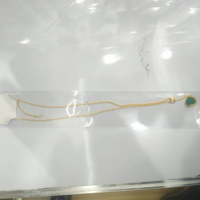 European and American fashion designed women's necklaces, bracelets and shell accessories are selling well both at home and abroad
