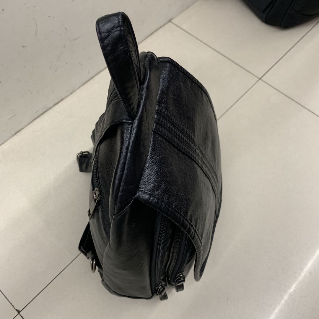 韩版时尚软皮双肩包产品图