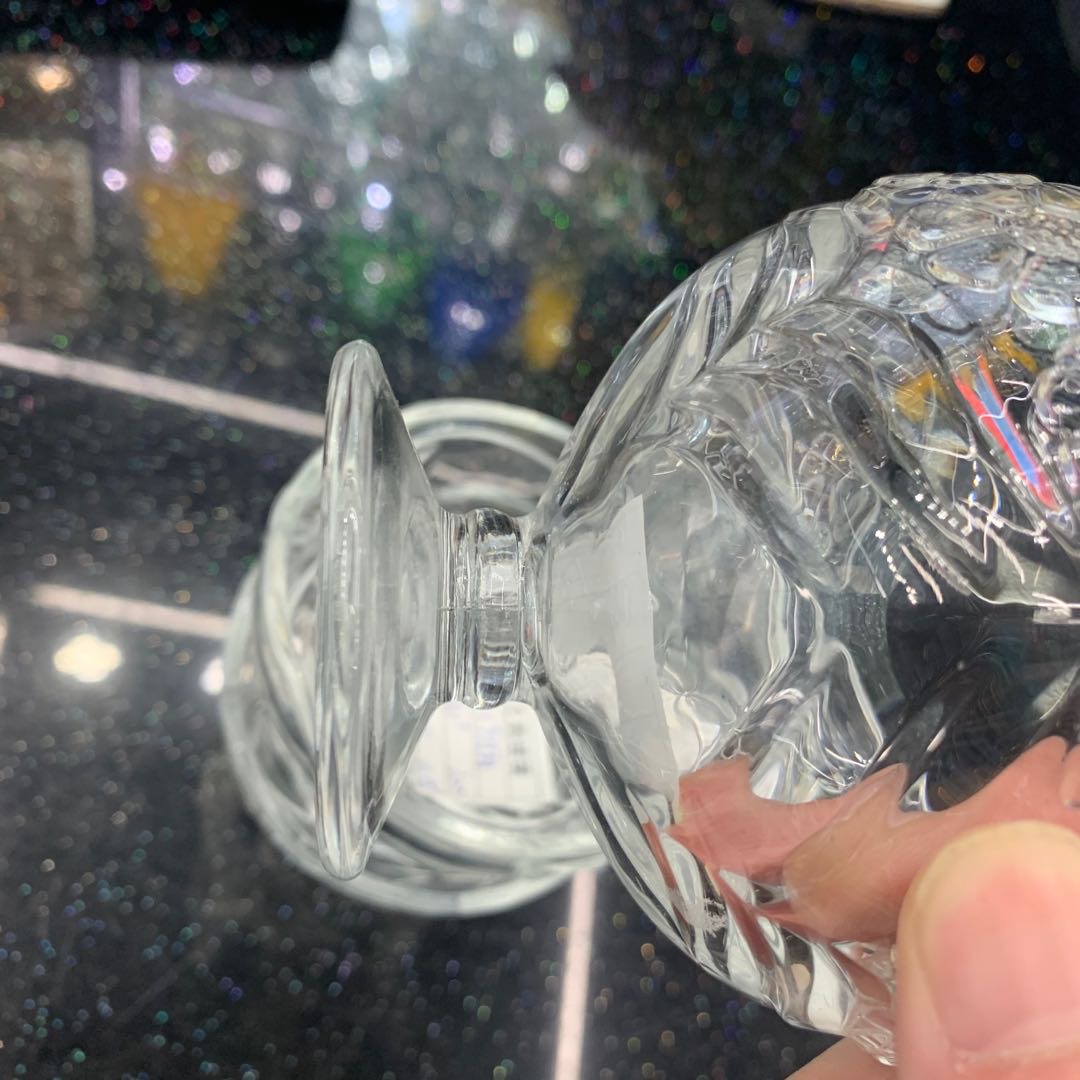 The transparent glass fruit storage bowl is exquisite details Picture