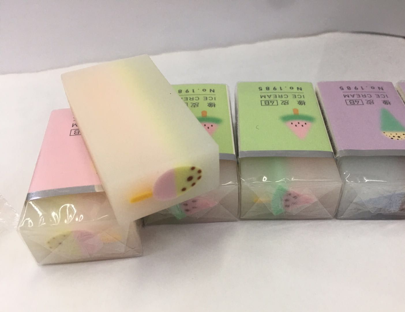 创意2B像皮擦素描绘图美术4B超净像皮得干净易擦不留痕无碎屑象皮