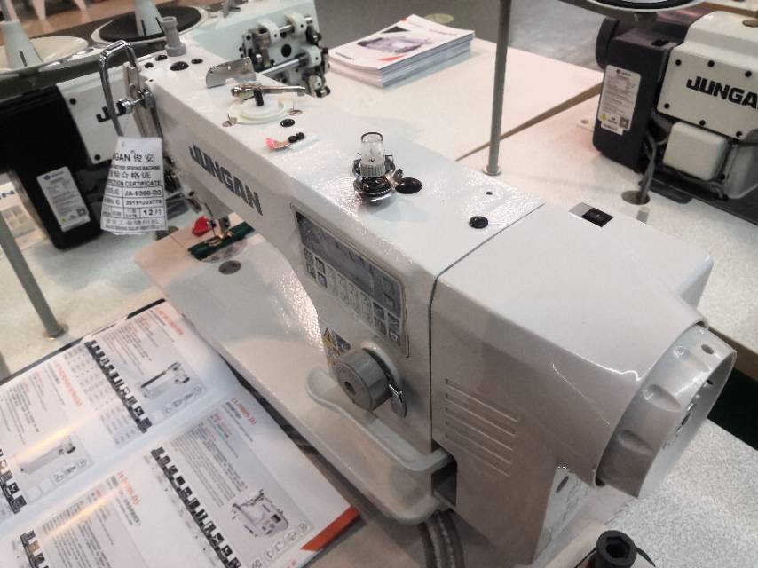 俊安牌电脑直驱平缝纫机JA-9900S-D3产品图