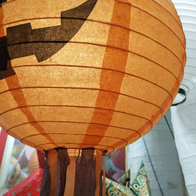 Halloween pumpkin lanterns, pumpkin buckets, ghost face patterns, hand-held pumpkin bags, decorative props, ghost face patterns, Ghost Festival glowing toys, paper lanterns Specification image