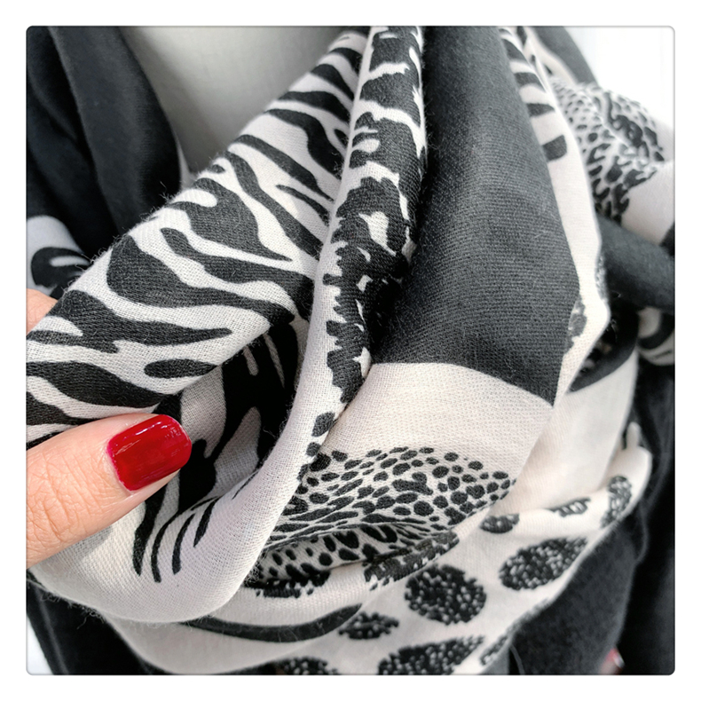 Women's Fashion Trend With Casual Warm Striped Cotton And Linen Scarf Specification drawing