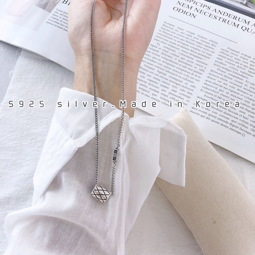 Japanese and Korean style round bucket pendant necklace, pure silver collarbone chain, color retention and anti-allergy, a popular online accessory Specification image