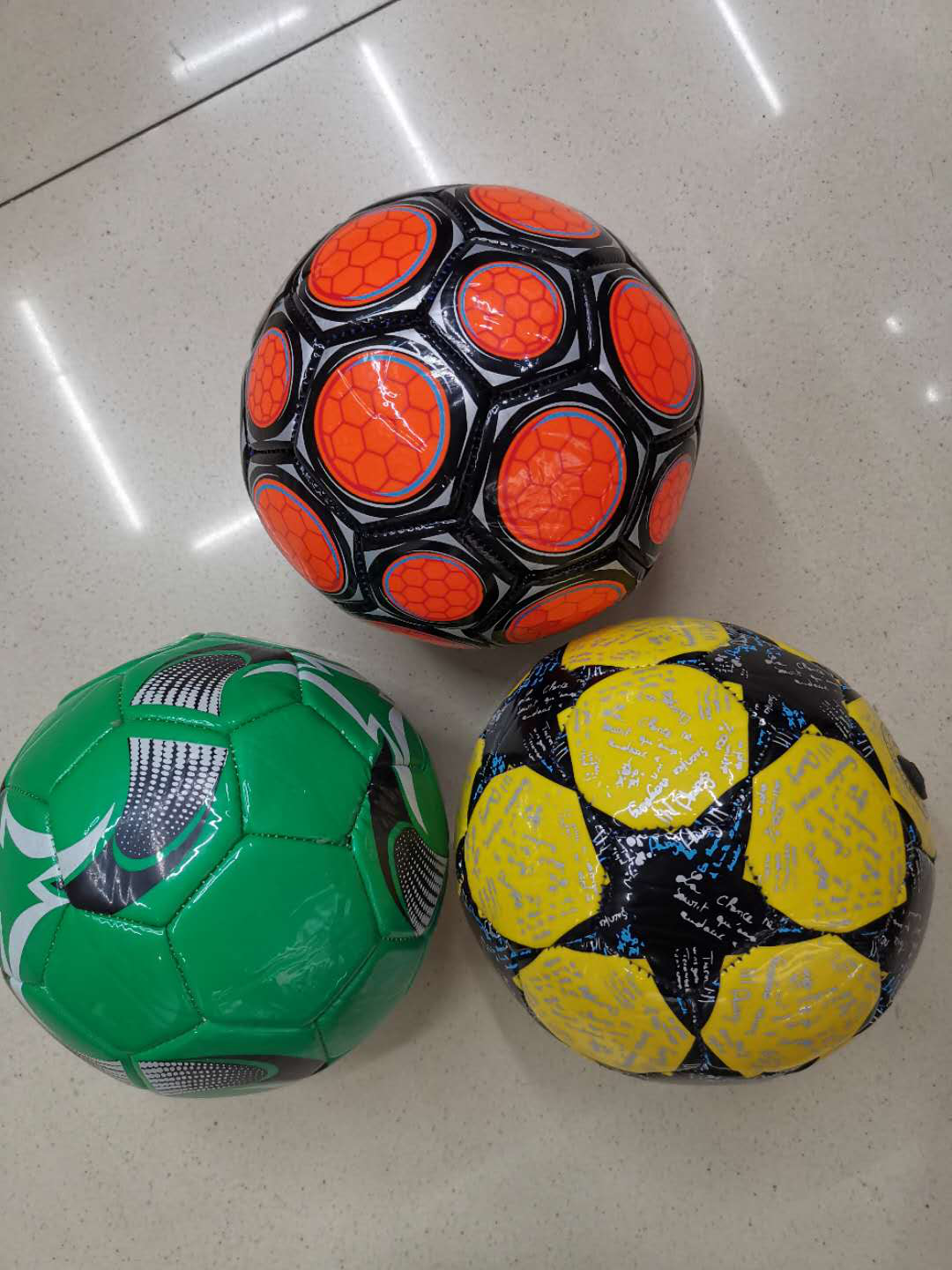 5号机缝足球室外耐磨小学生训练幼儿园专用足球     