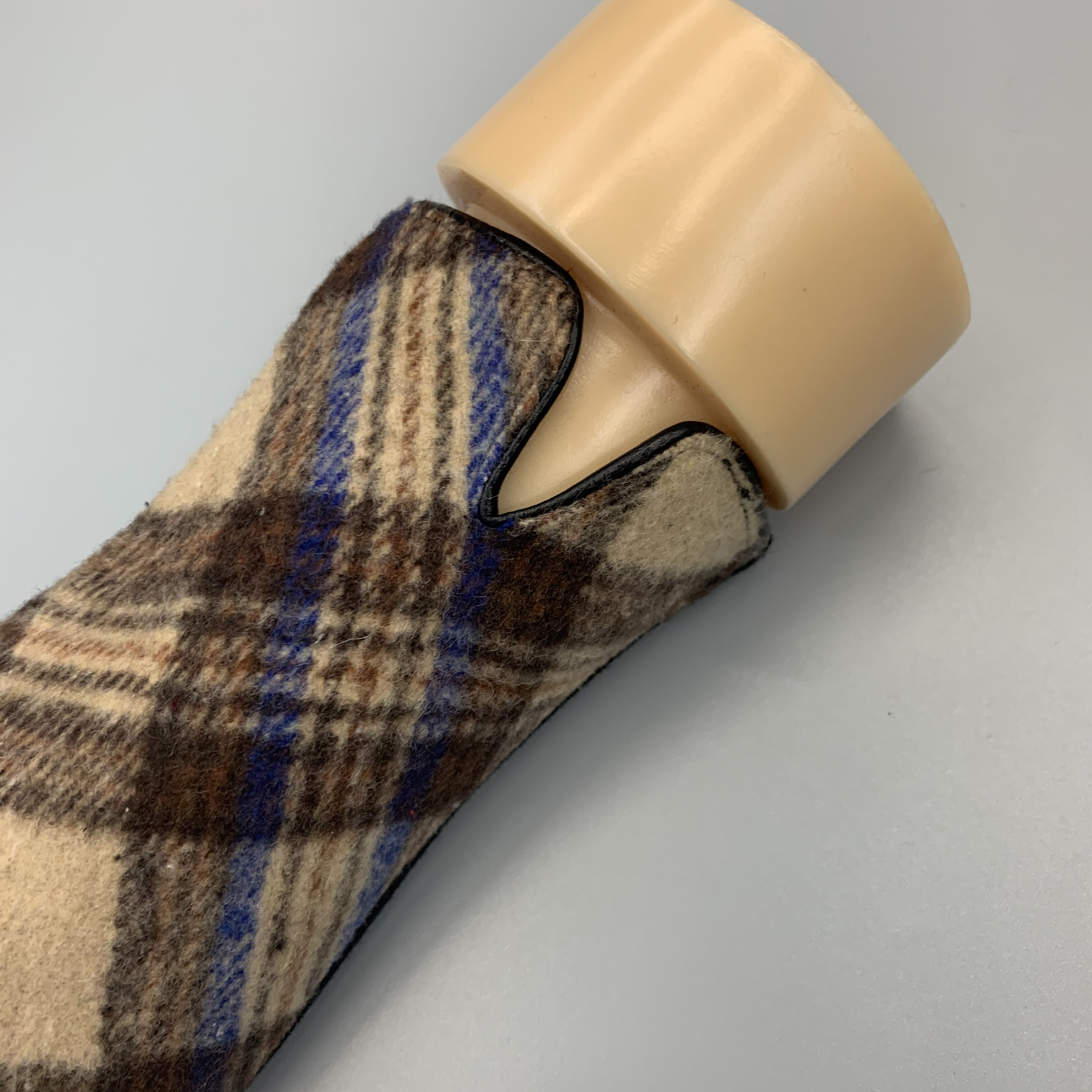 Exportación de comercio exterior europa, américa, japón y corea guantes mujeres invierno otoño invierno más peluche caliente moda versátil baboge patrón guantes Specification image