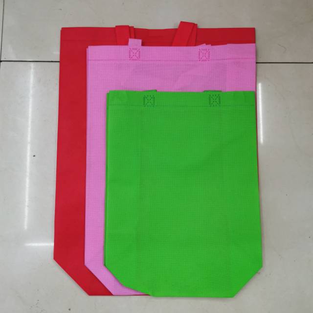 Non-woven fabric three-dimensional bags are available in multiple colors and specifications, including storage bags, shopping bags and handbags