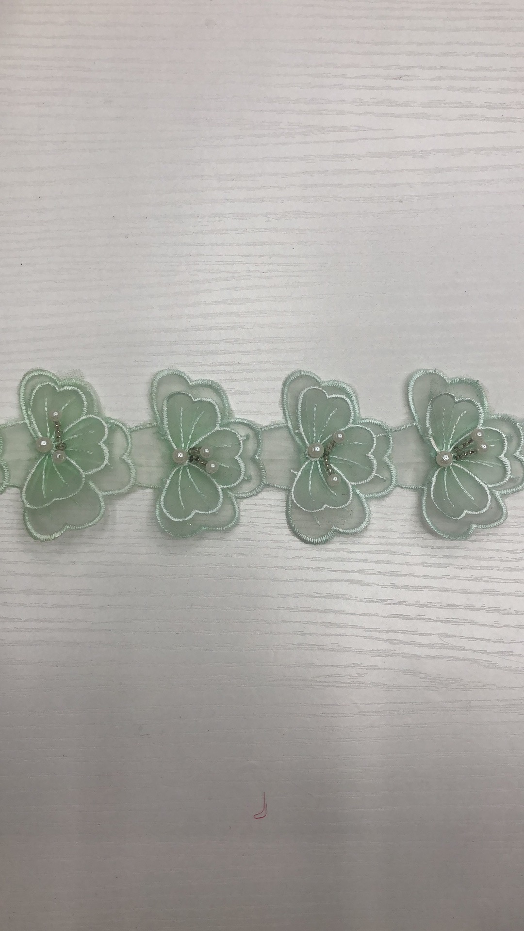 明桦辅料厂家直销活动手工蝴蝶花边 手工缝珠加纱底