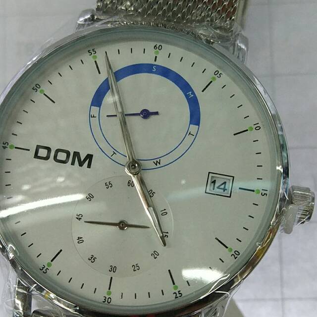 New men's watch, a popular online hit, trendy for students and adults, European and American electronic mechanical quartz men's genuine, powerful, waterproof and black technology men's watch details Picture