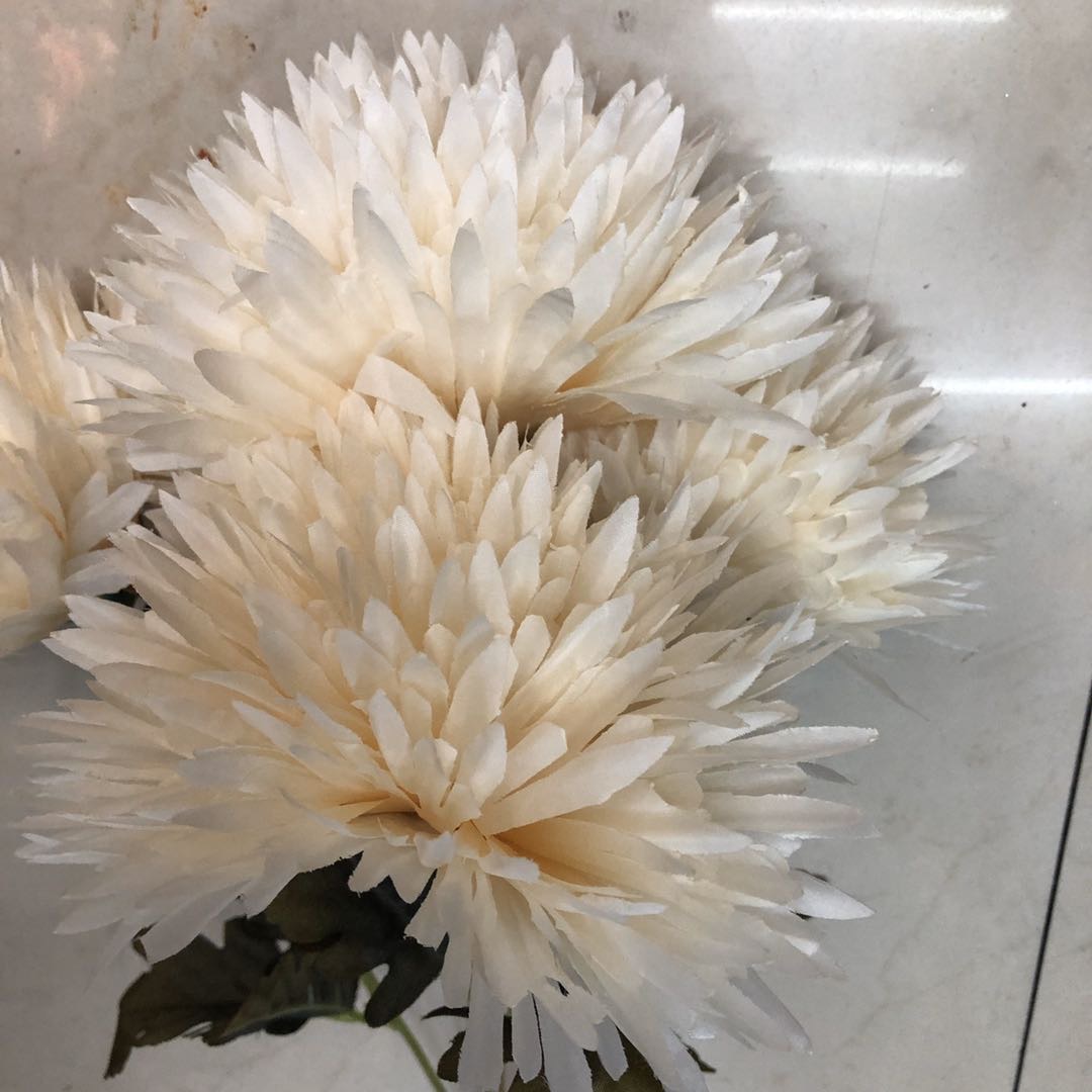 游戏周边/海螺装饰品/红缨枪/美女锌合金小宝剑/家居小物产品图