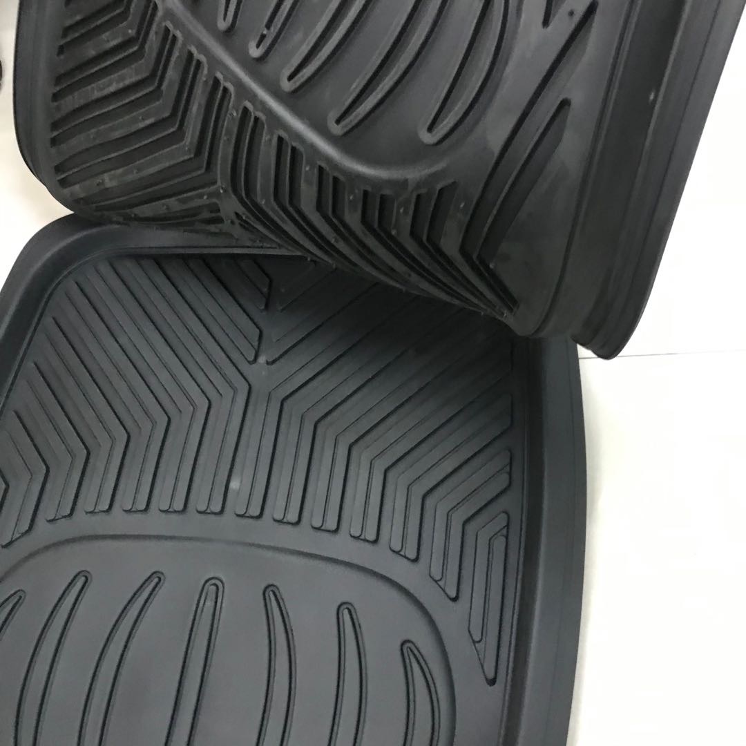 Environmentally friendly thickened universal one-piece transparent latex plastic floor mat, PVC silicone waterproof, anti-slip and anti-freezing car floor mat details Picture