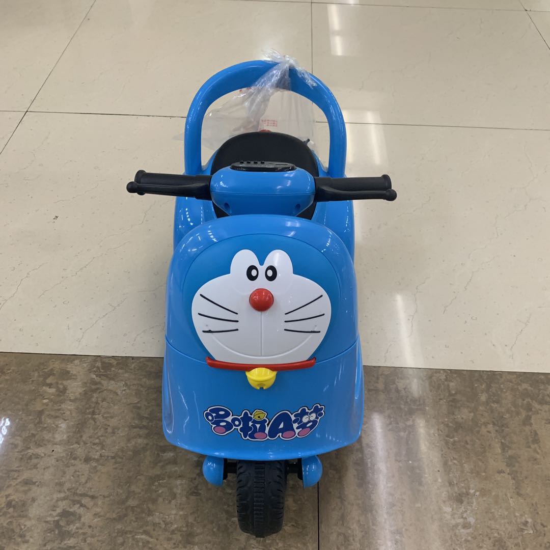 可爱机器猫儿童电动摩托车电瓶充电童车