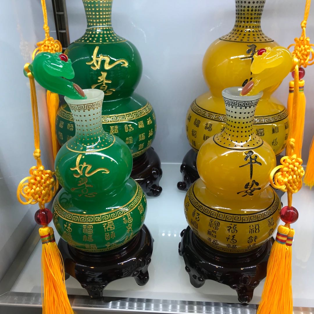 Chinese-style peace and good fortune vase decorative items, personalized decorative items, living room decoration, opening soft furnishing, luxurious, fashionable and creative home decoration items details Picture