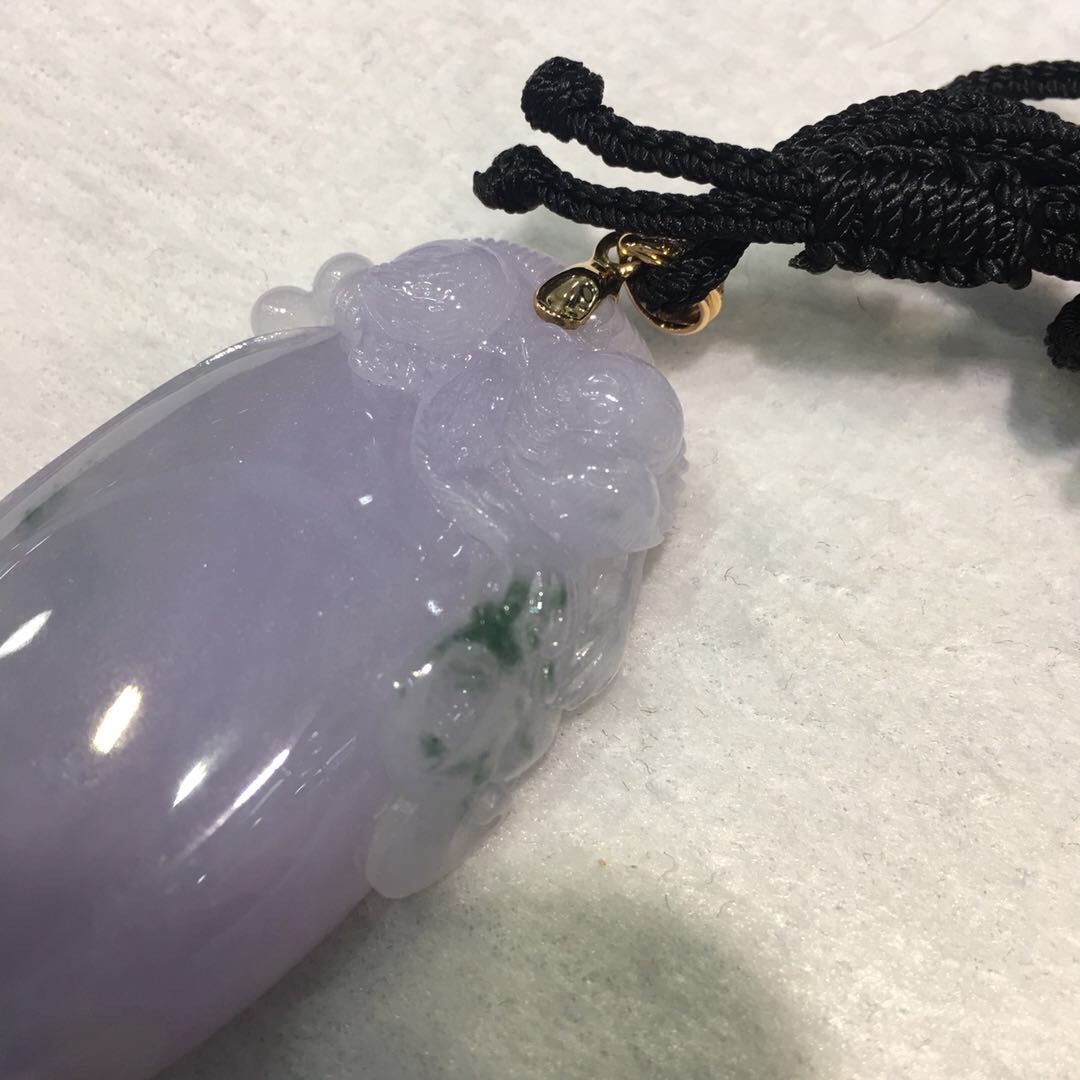 In stock, natural jadeite from Myanmar, Tengchong, Ruili, Yunnan. High ice violet Monkey Peach in stock. Natural jadeite from Myanmar, Tengchong, Ruili, Yunnan details Picture