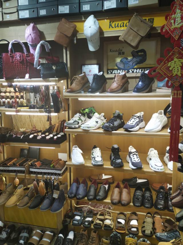 Span Footwear Store describe pic - 2