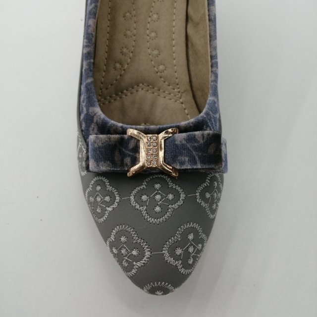 金属扣蝴蝶结时尚休闲平底平跟女鞋春夏新款舒适船鞋单鞋产品图