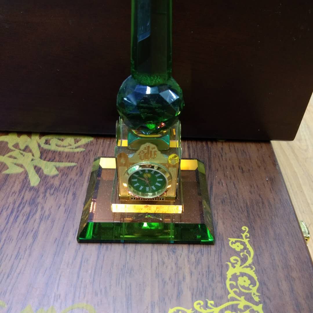 水晶工艺品绿色钟表摆件批发厂家直销细节图