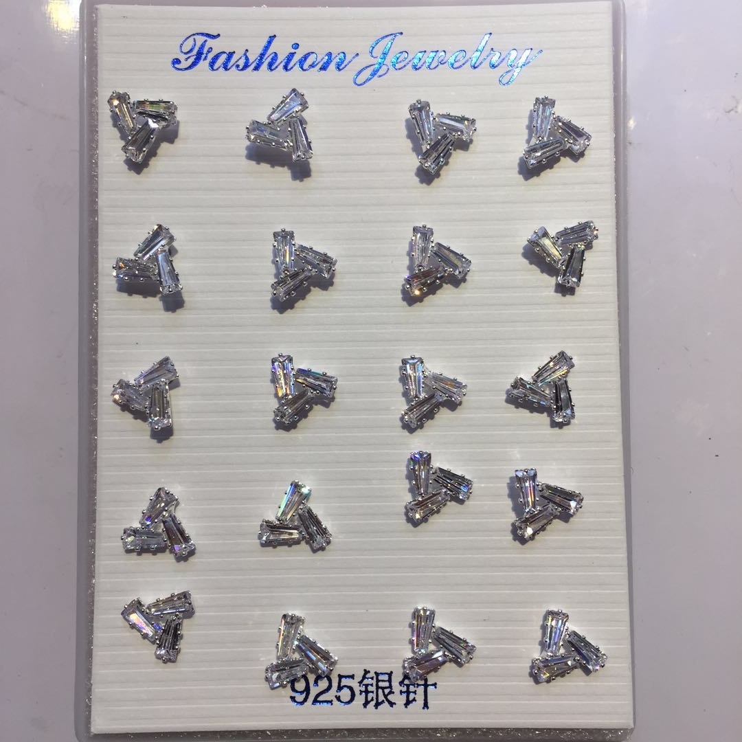 Sterling silver needle zircon stud earrings, Japanese and Korean anti-allergy, simple and elegant diamond earrings for both men and women Specification image