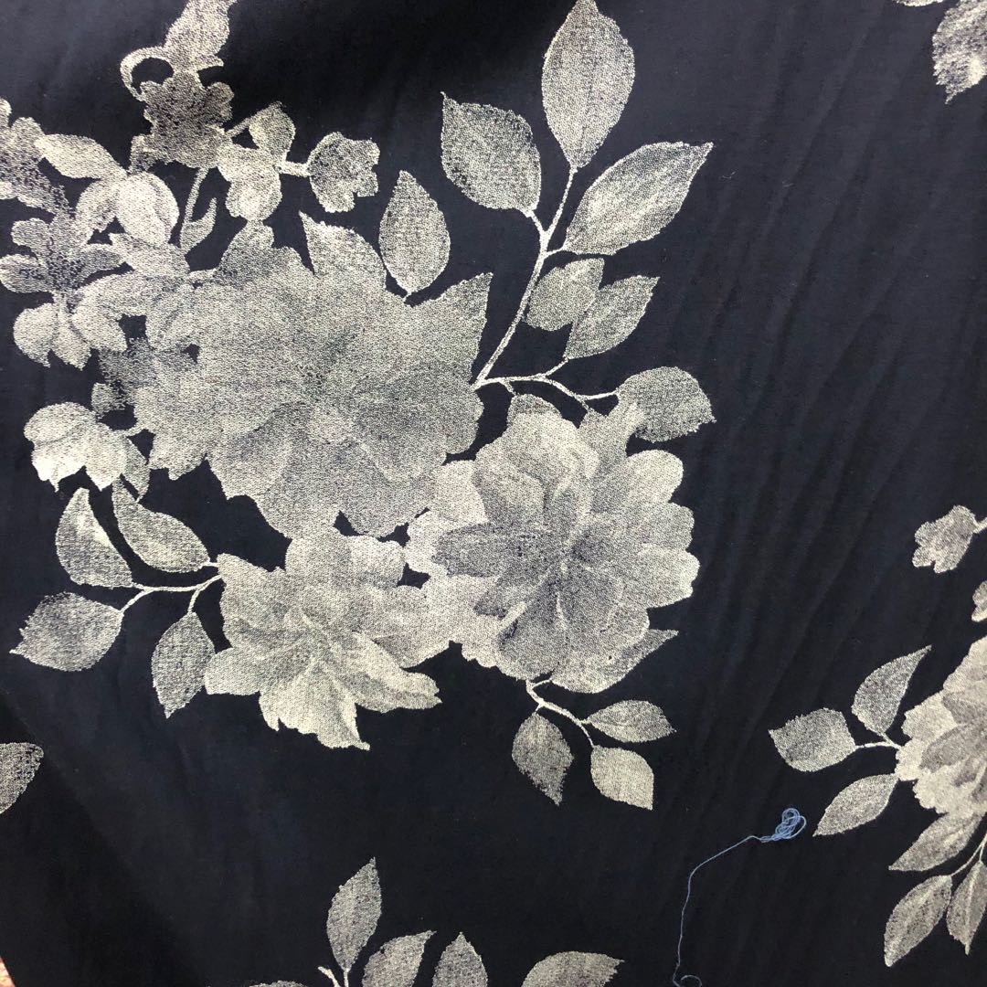 Silk and cotton fabric with multiple patterns in stock. Spring and summer clothing fabric factory direct sales. New products of the season available for wholesale or retail details Picture