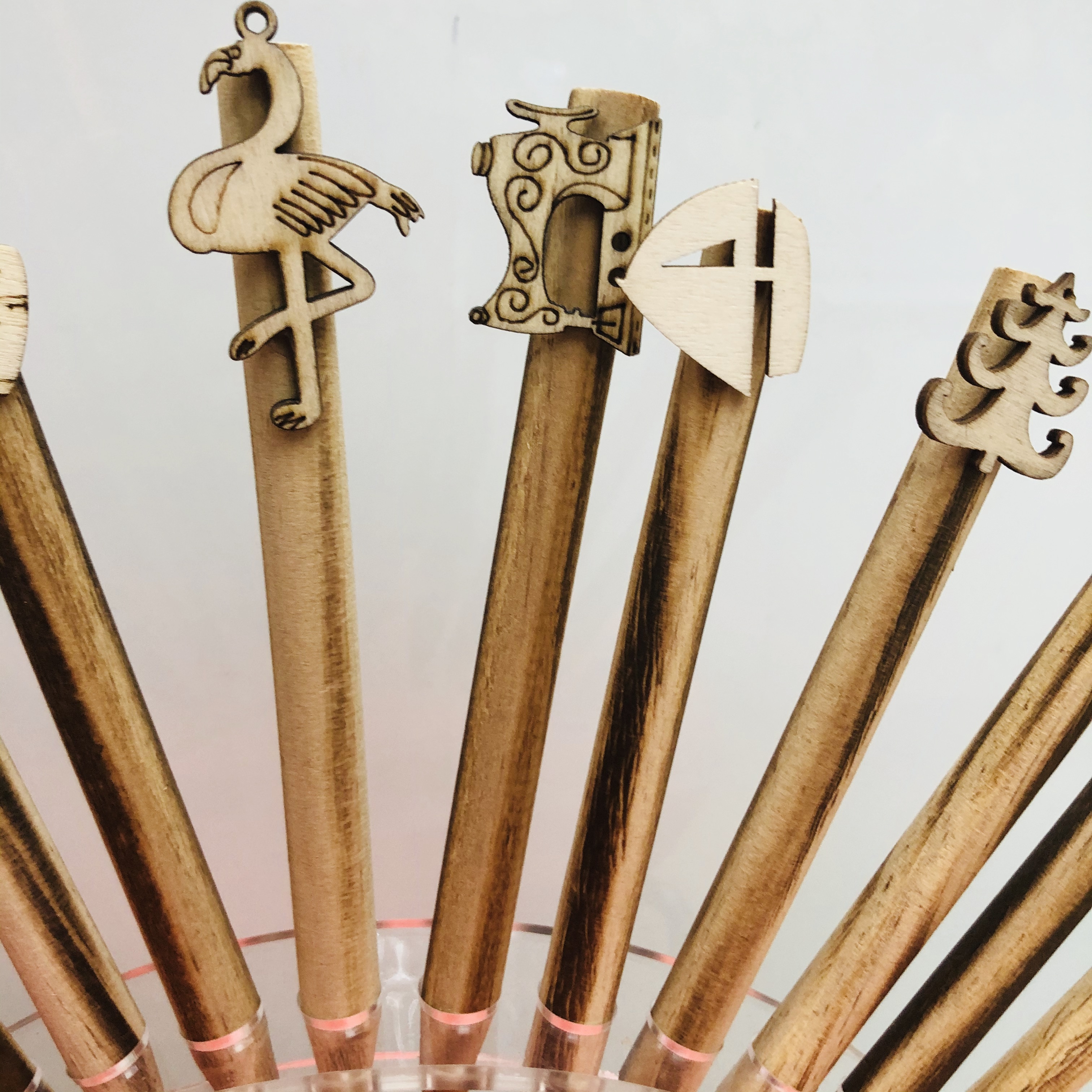 音乐符号木雕笔实木实木雕刻手工彩绘中性笔产品图