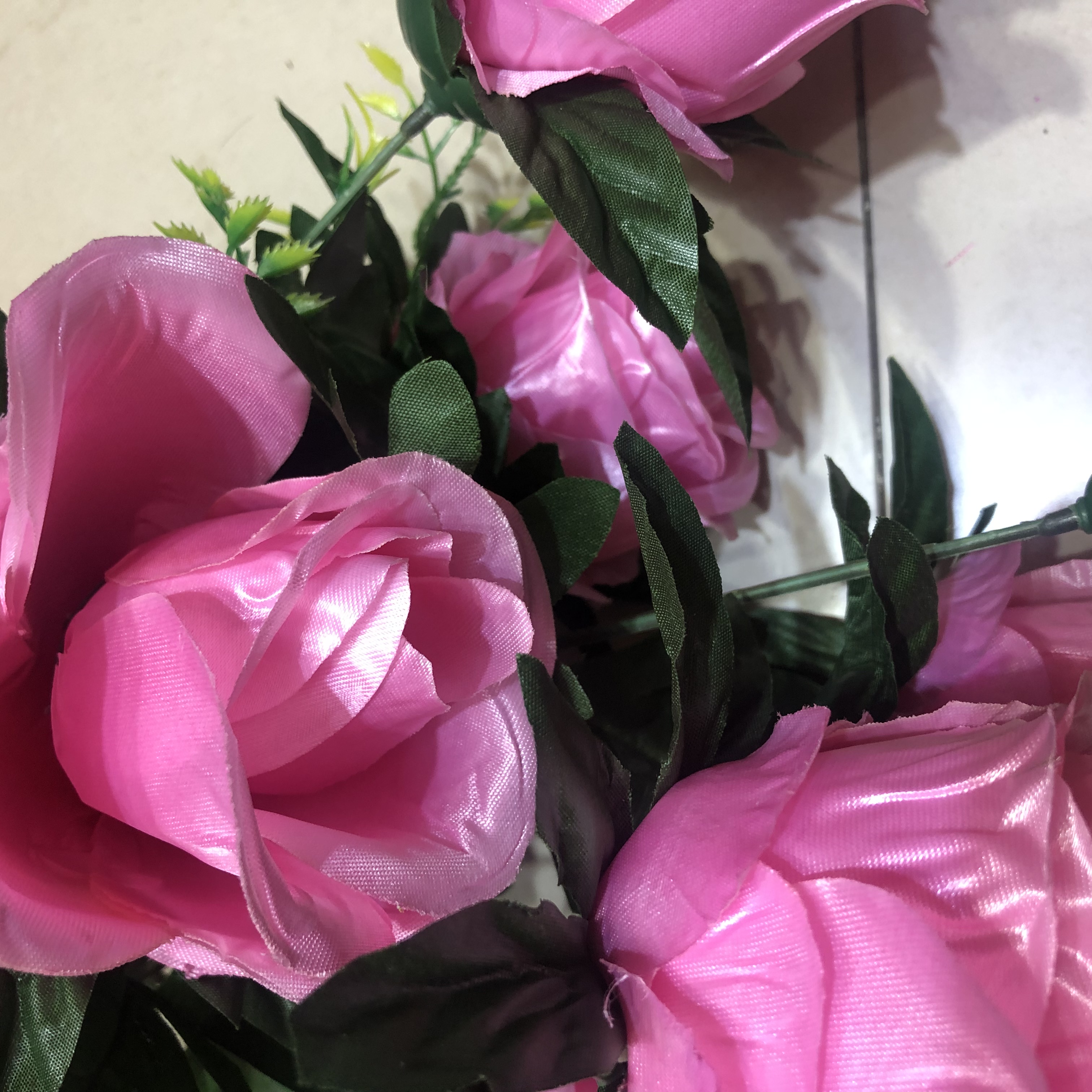 Small bouquets of artificial roses for home display, landscape decoration, wedding photography props, artificial flowers and artificial flowers details Picture