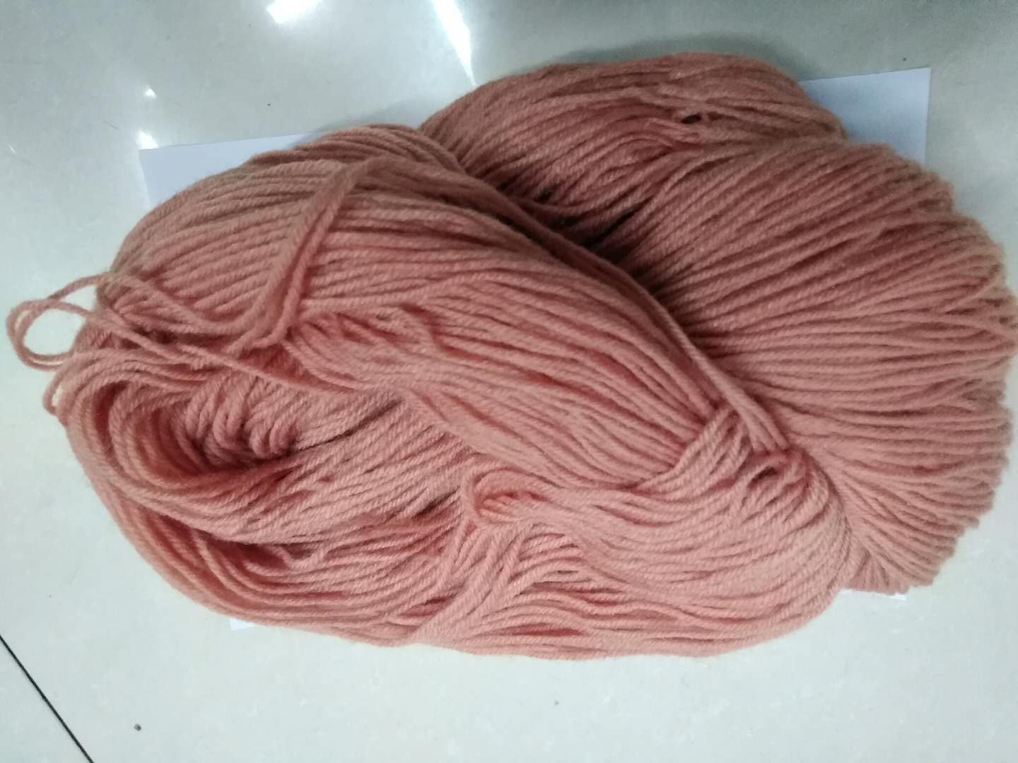 Factory direct sales of medium and thick acrylic yarn for DIY knitting and crocheting of slippers and seat cushions details Picture
