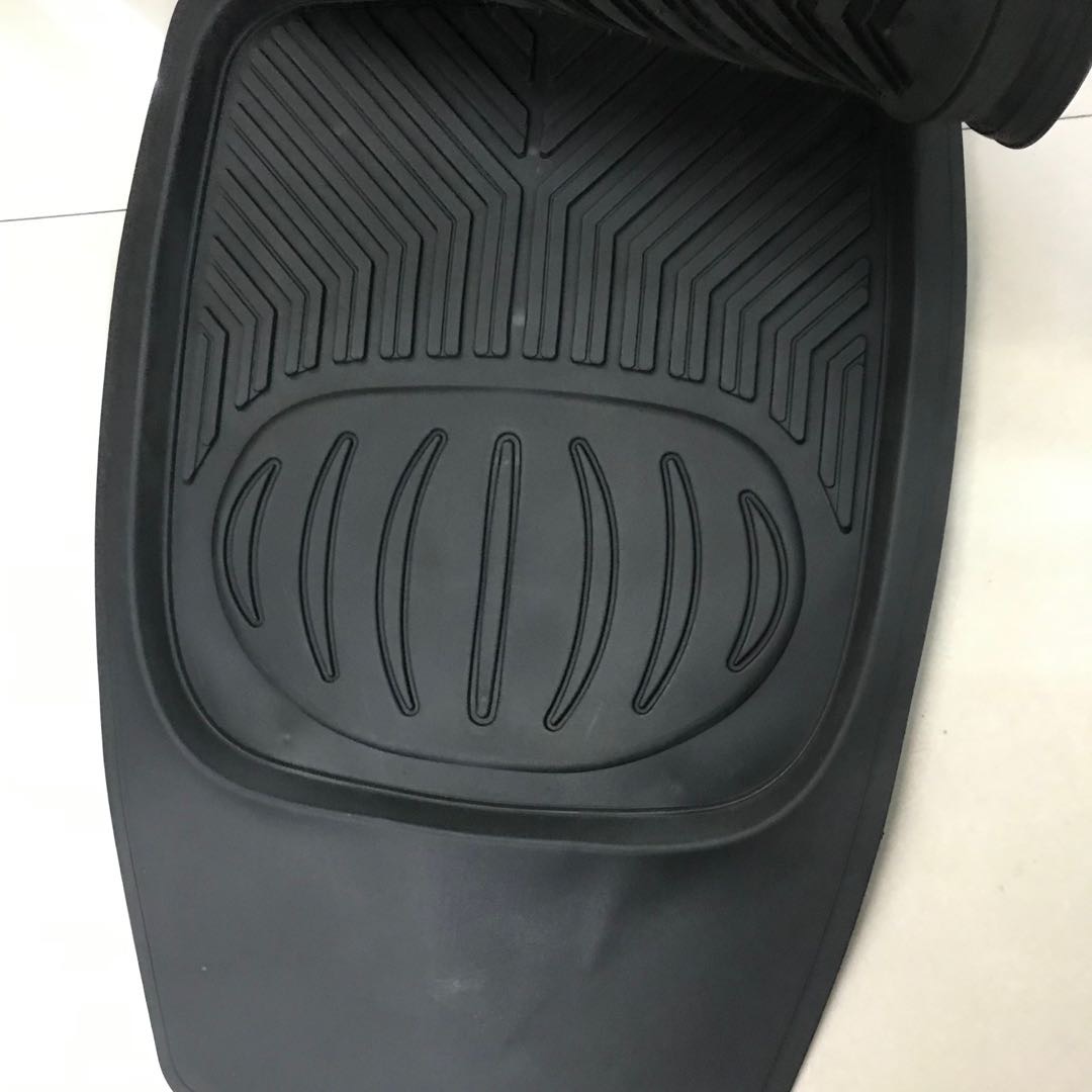 Environmentally friendly thickened universal one-piece transparent latex plastic floor mat, PVC silicone waterproof, anti-slip and anti-freezing car floor mat Specification image