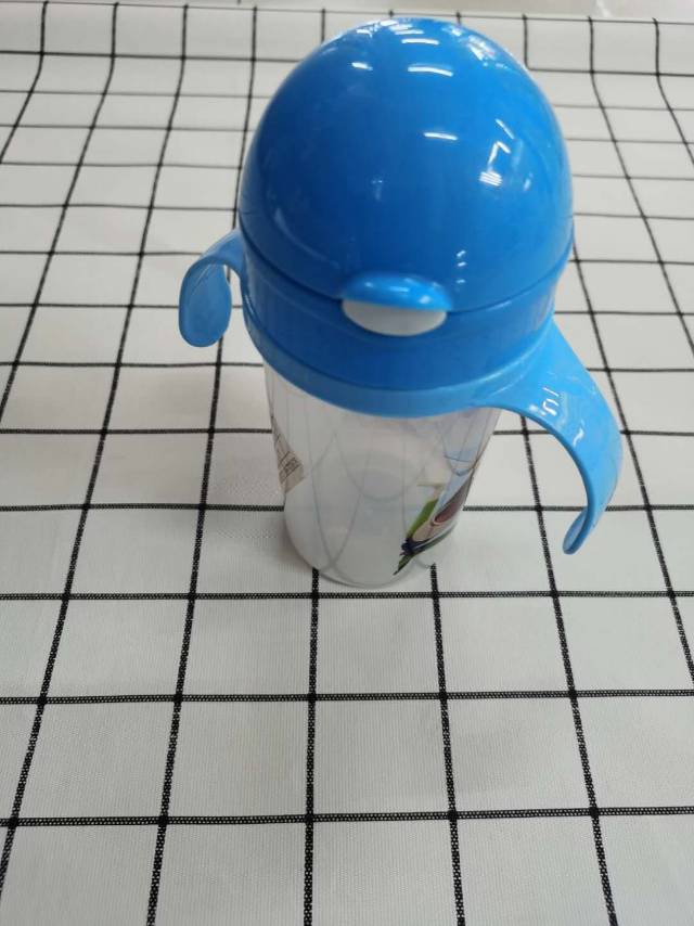 儿童水杯小学生便携吸管杯幼儿园防摔卡通可爱夏季水壶