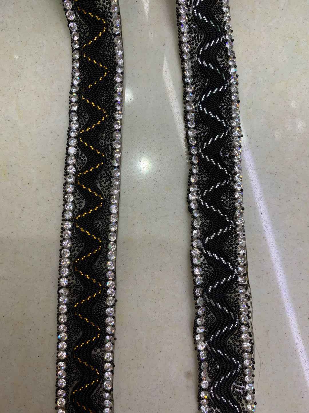 Webbing, lace, gold and silver thread, dress ribbons, cotton ribbons, intercolored webbing, clothing accessories, tassels, colored ribbons