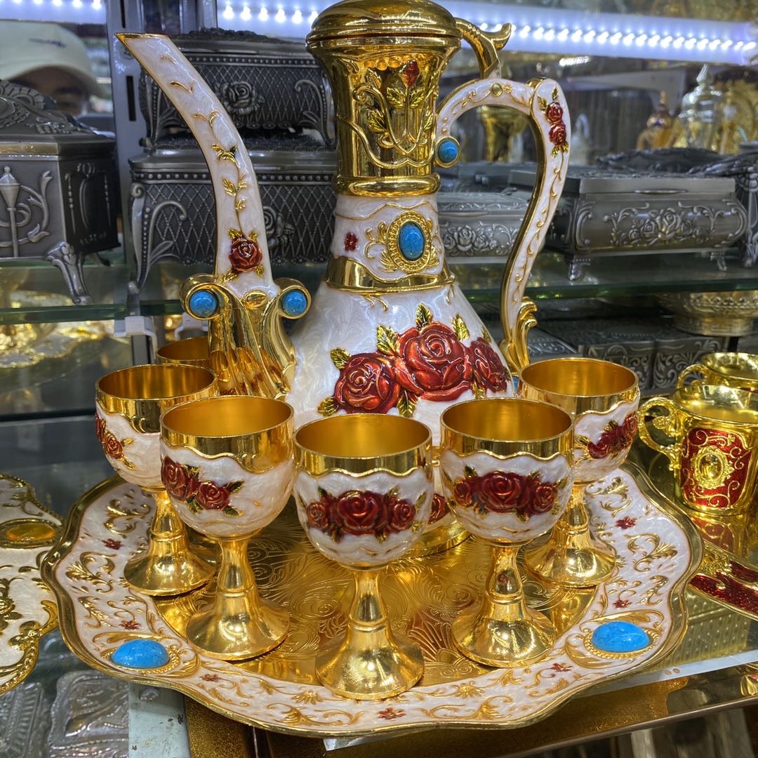 European retro gilded teapot and teacup set of handicrafts Specification image