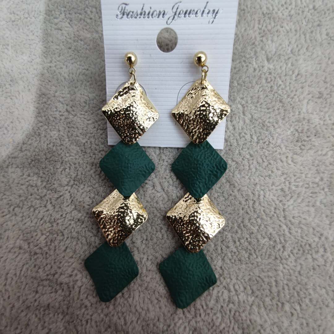 Fashionable and trendy women's long quadrilateral earrings, a bestseller with a unique and elegant style details Picture