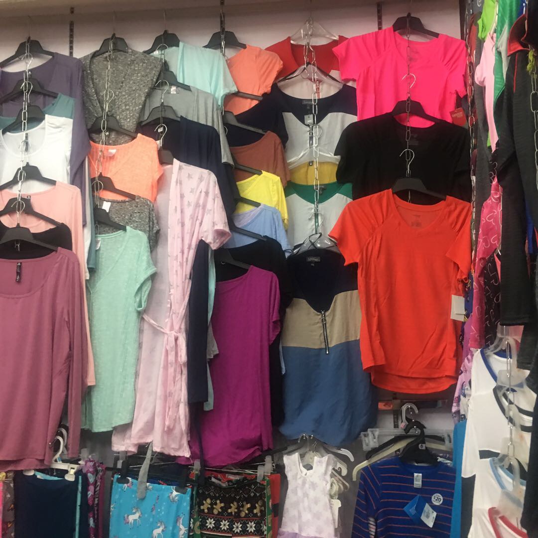 Wang Hongwei Clothing Store describe pic - 1