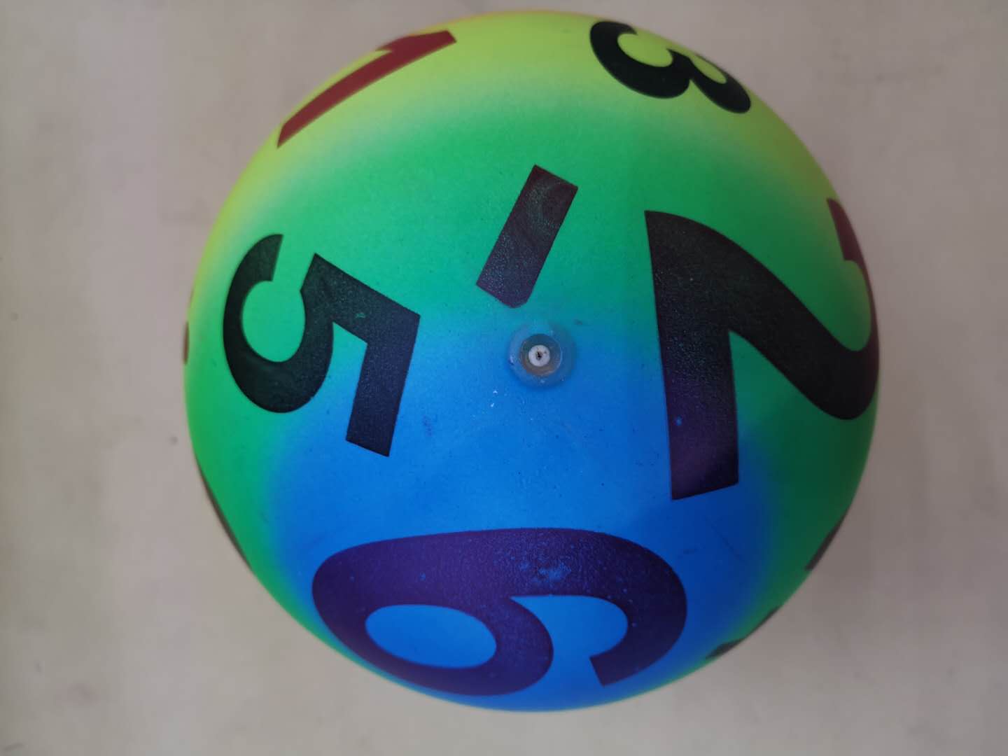 Kindergarten special inflatable ball, children's toy, digital pattern explosion-proof thickened 9-inch inflatable rainbow digital ball details Picture