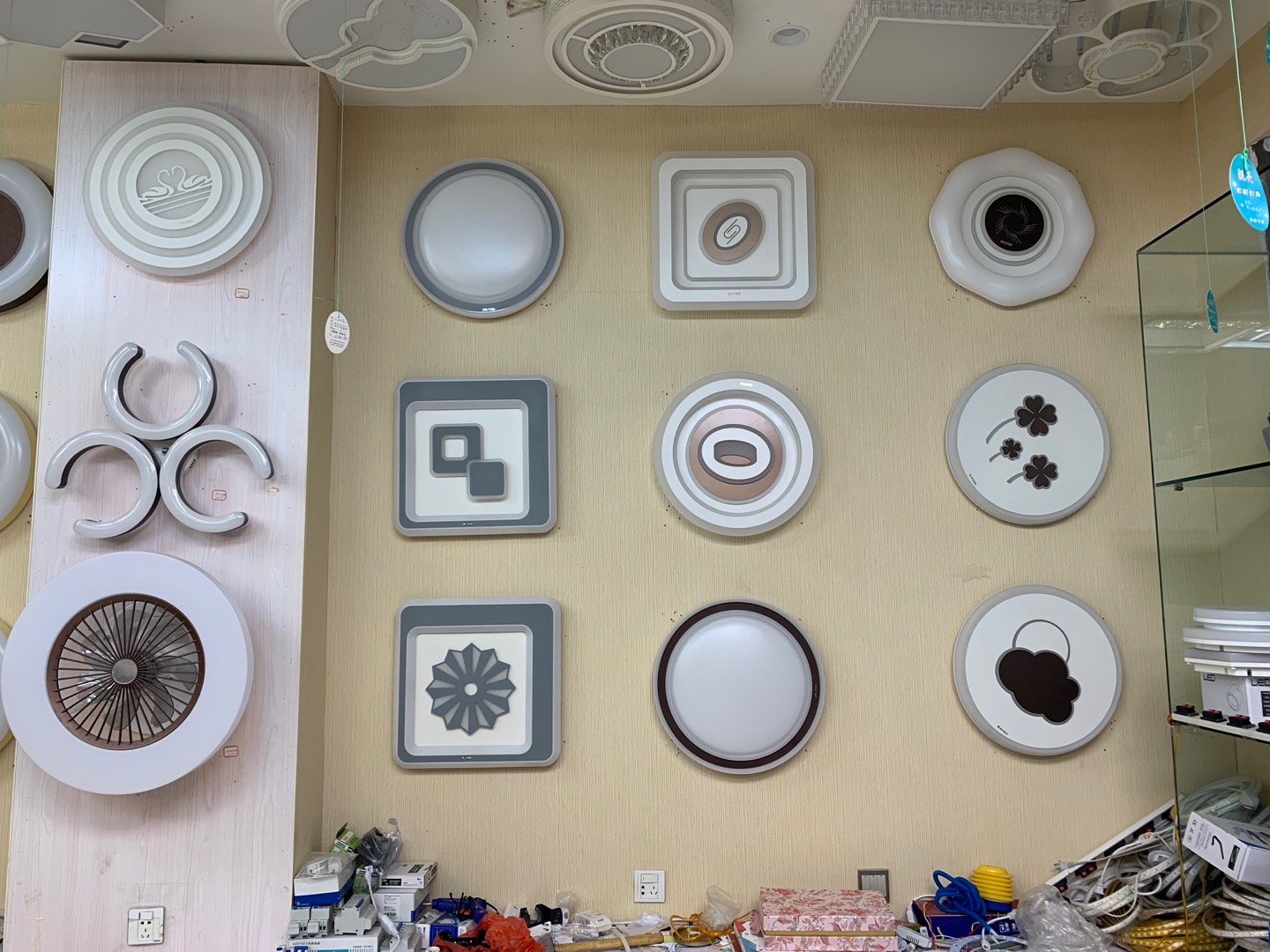 Bright and beautiful lighting fixtures describe pic - 1