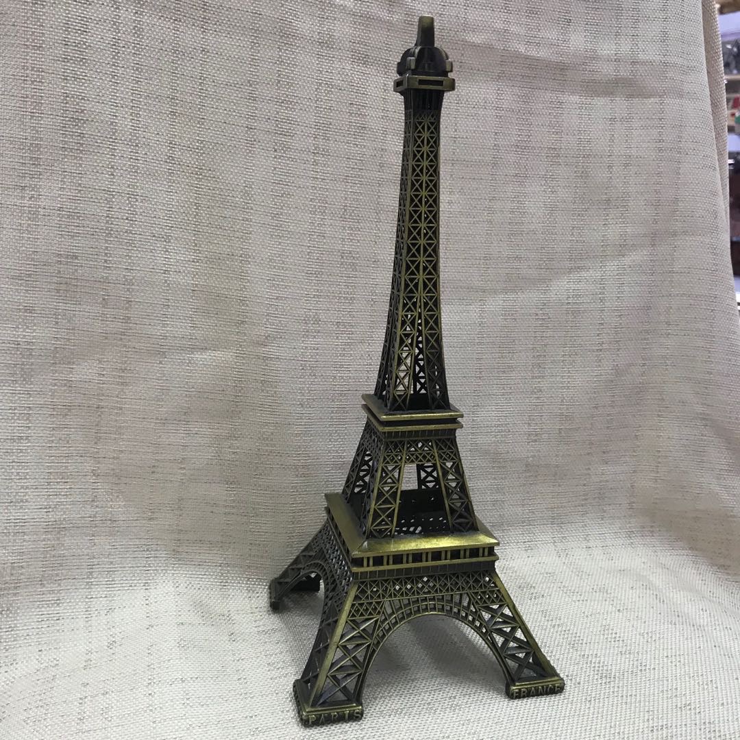 The World Famous Landmark Architecture Crafts Paris Eiffel Tower Model Creative Gift Decorations details Picture