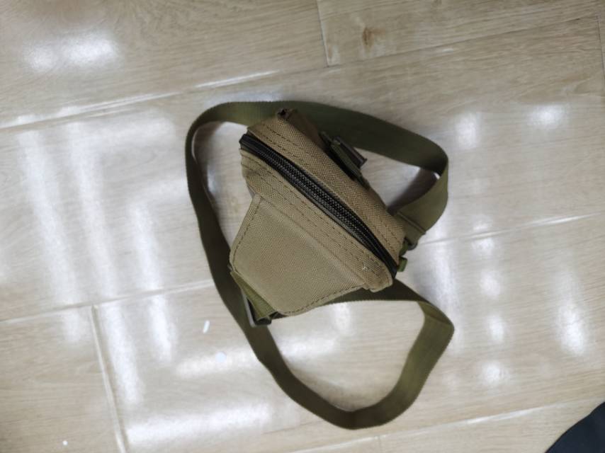 多功能纯色帆布胸包细节图