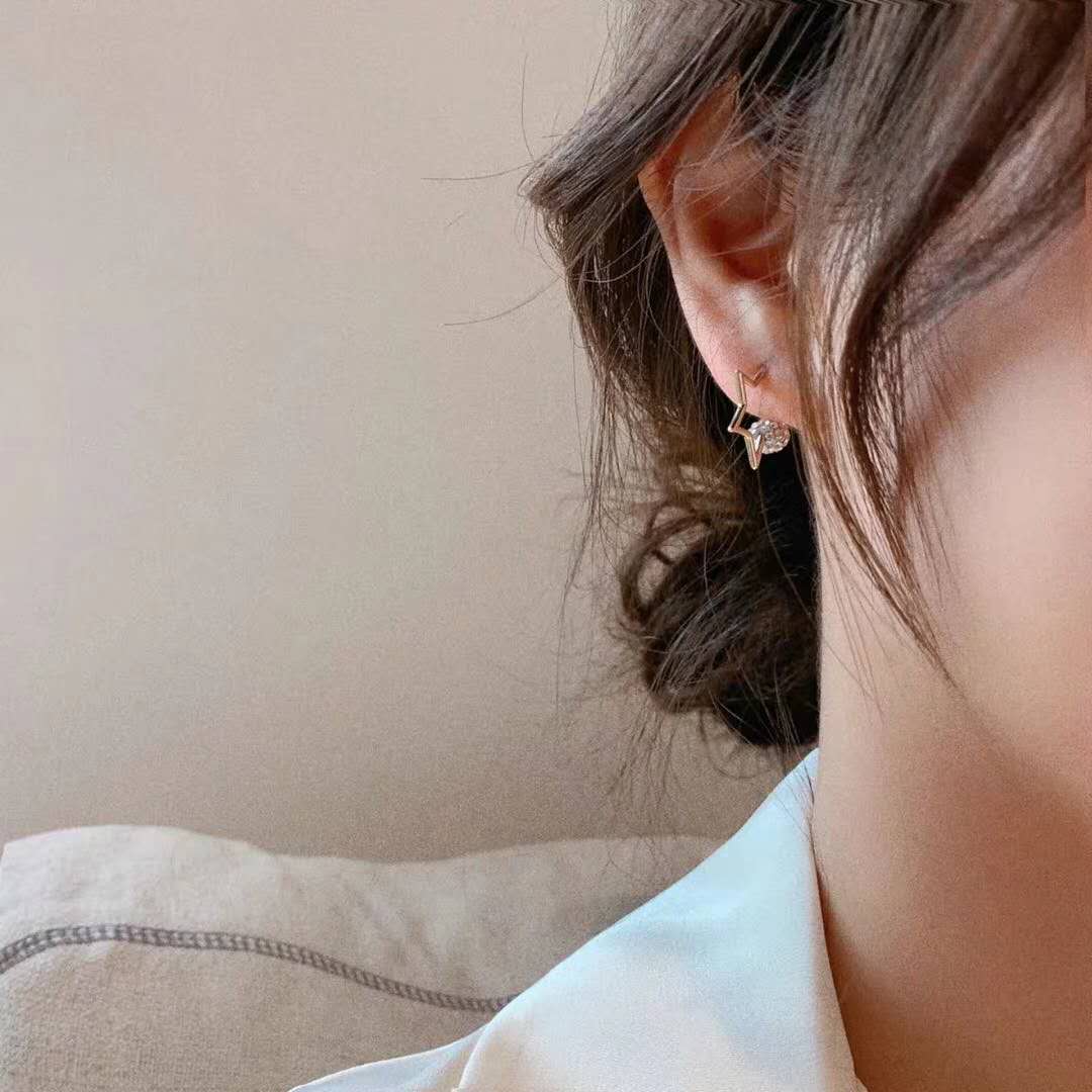 Fashionable little lady golden five-pointed star ring set fashionable best-selling diamond alloy gemstone feminine charm earrings details Picture