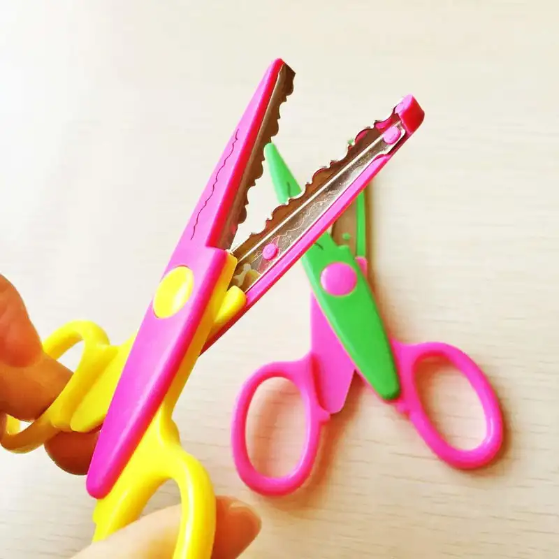 Child Safety Plastic Handmade Diy Photo Album Lace Scissors For Students 5 Inch Manufacturers Wholesale