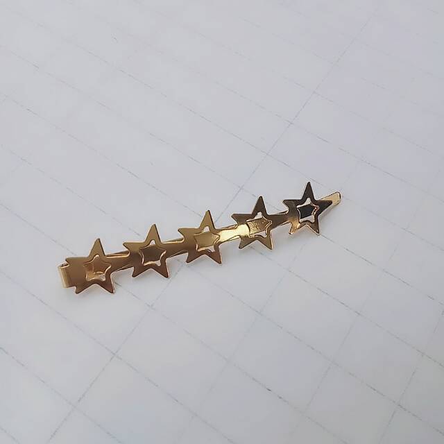 Factory direct sales of five-pointed star clip brooches and accessories Specification image
