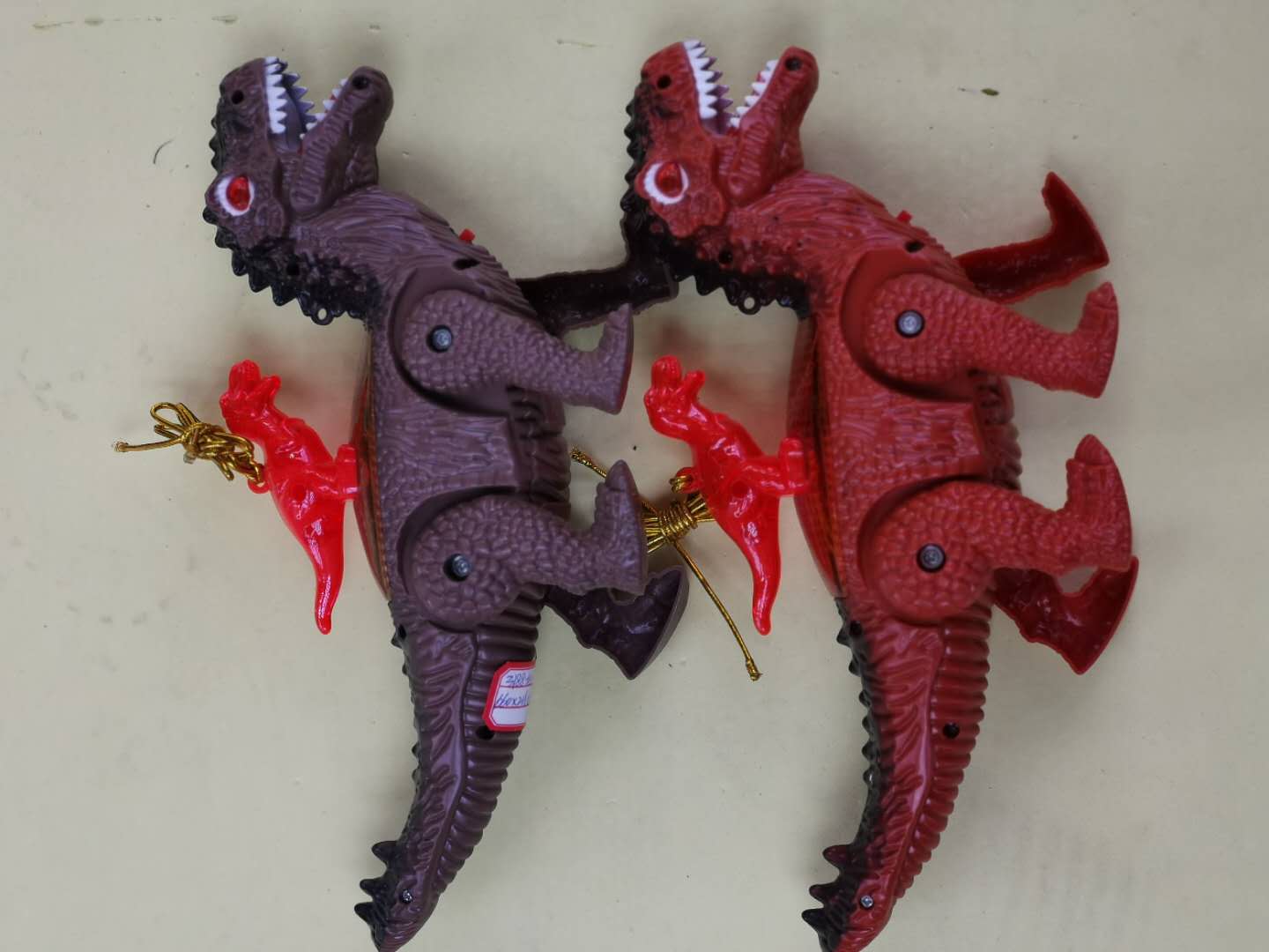 抖音同款网红牵线电动恐龙宝宝玩具爬行会跑的儿童走路玩具