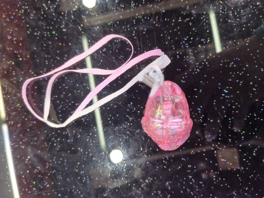 Unicorn-shaped electronic shiny pendant made of plastic has three functions Specification image