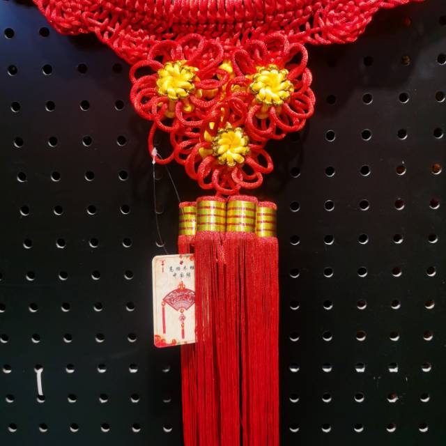 40# Camphor Wood Chinese Knot with tassels for a family photo of peace throughout the four seasons Specification image