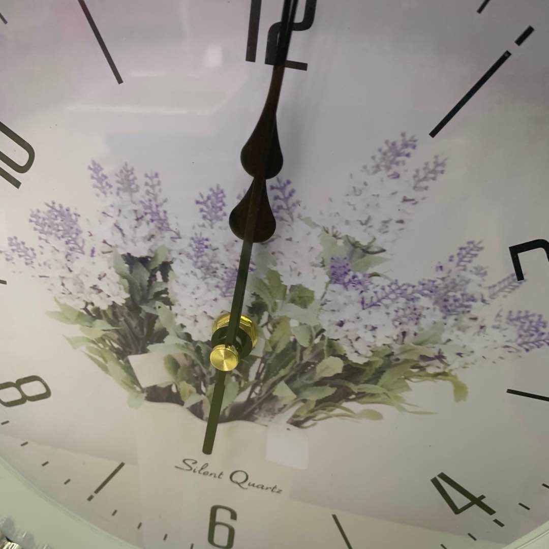 Electronic wall clock, silent living room clock, home, personalized, creative, fashionable and artistic quartz clock, wall hanging, white printed details Picture